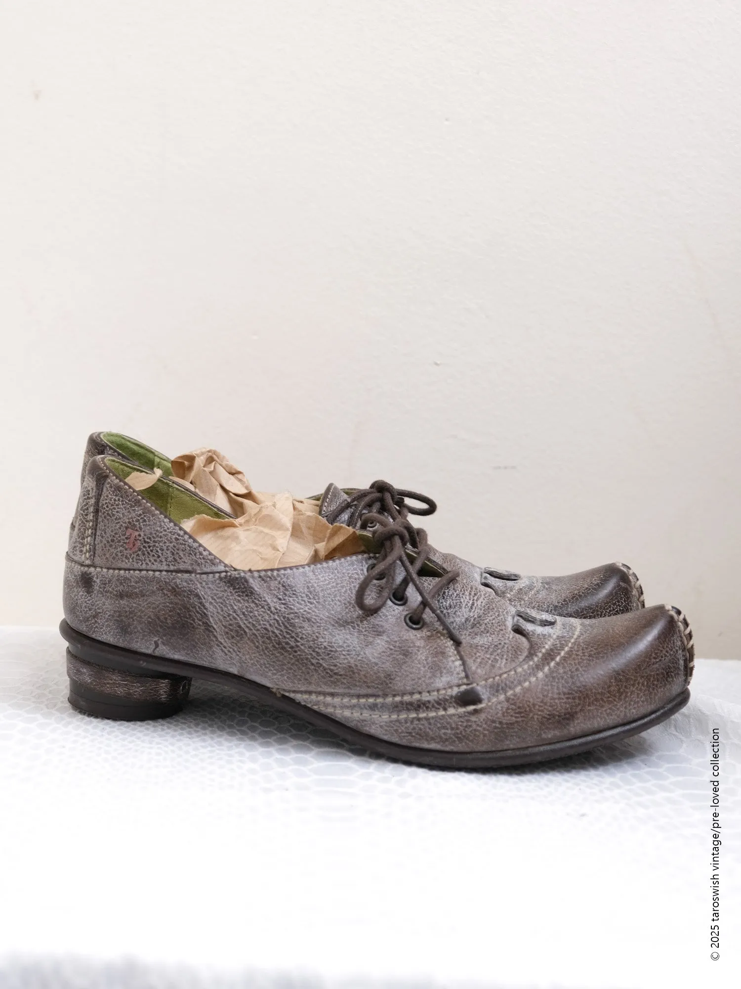 eu37 distressed color shoes