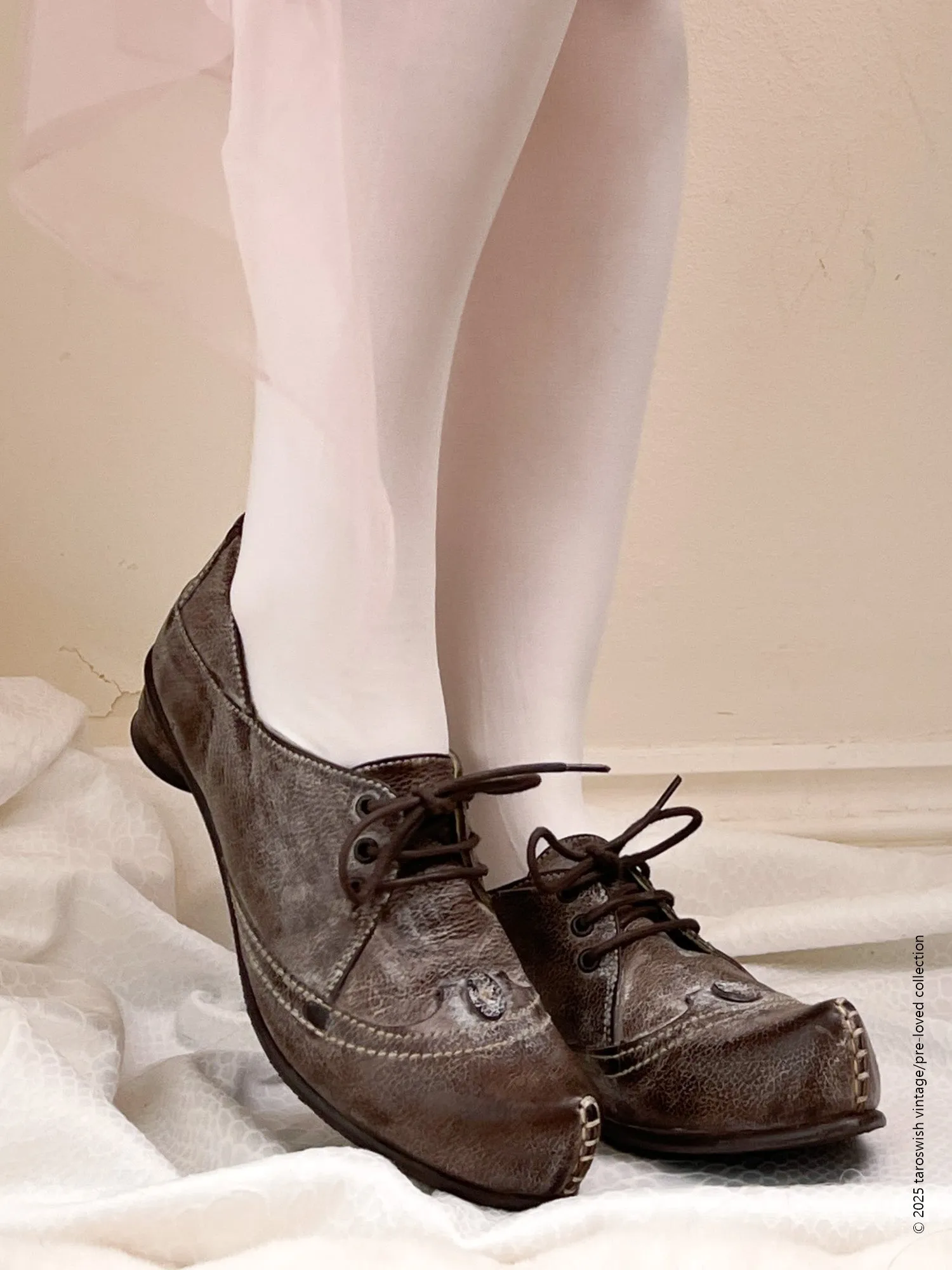 eu37 distressed color shoes