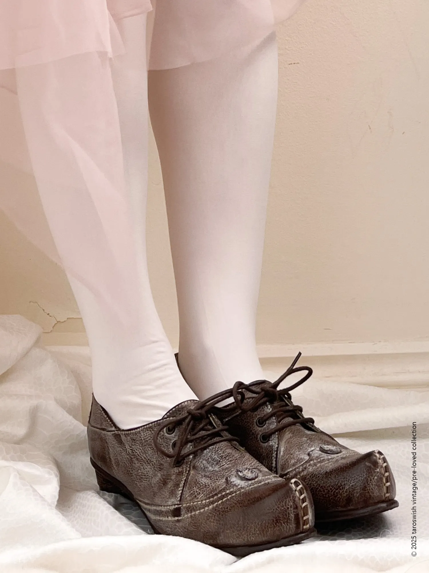 eu37 distressed color shoes