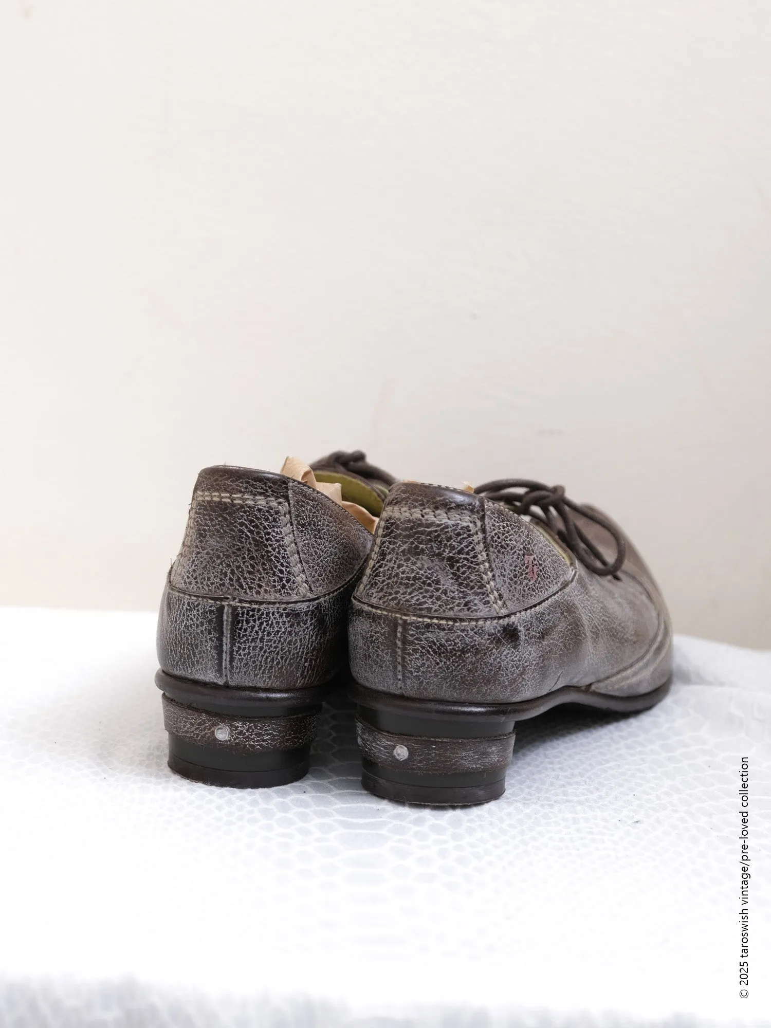 eu37 distressed color shoes