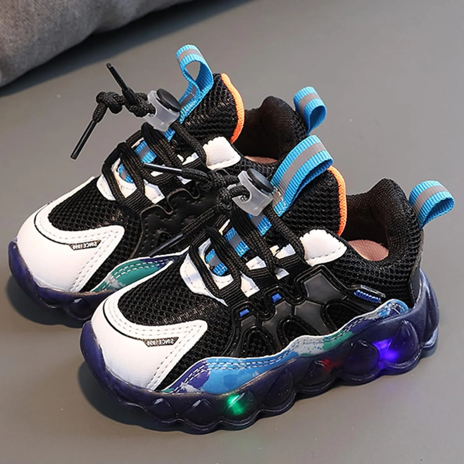 Kids Sneakers 1-6 Years Children Baby Girls Boys Sneakers Bling Led Light Fashion Lace Up Sport Shoes White Sneakers