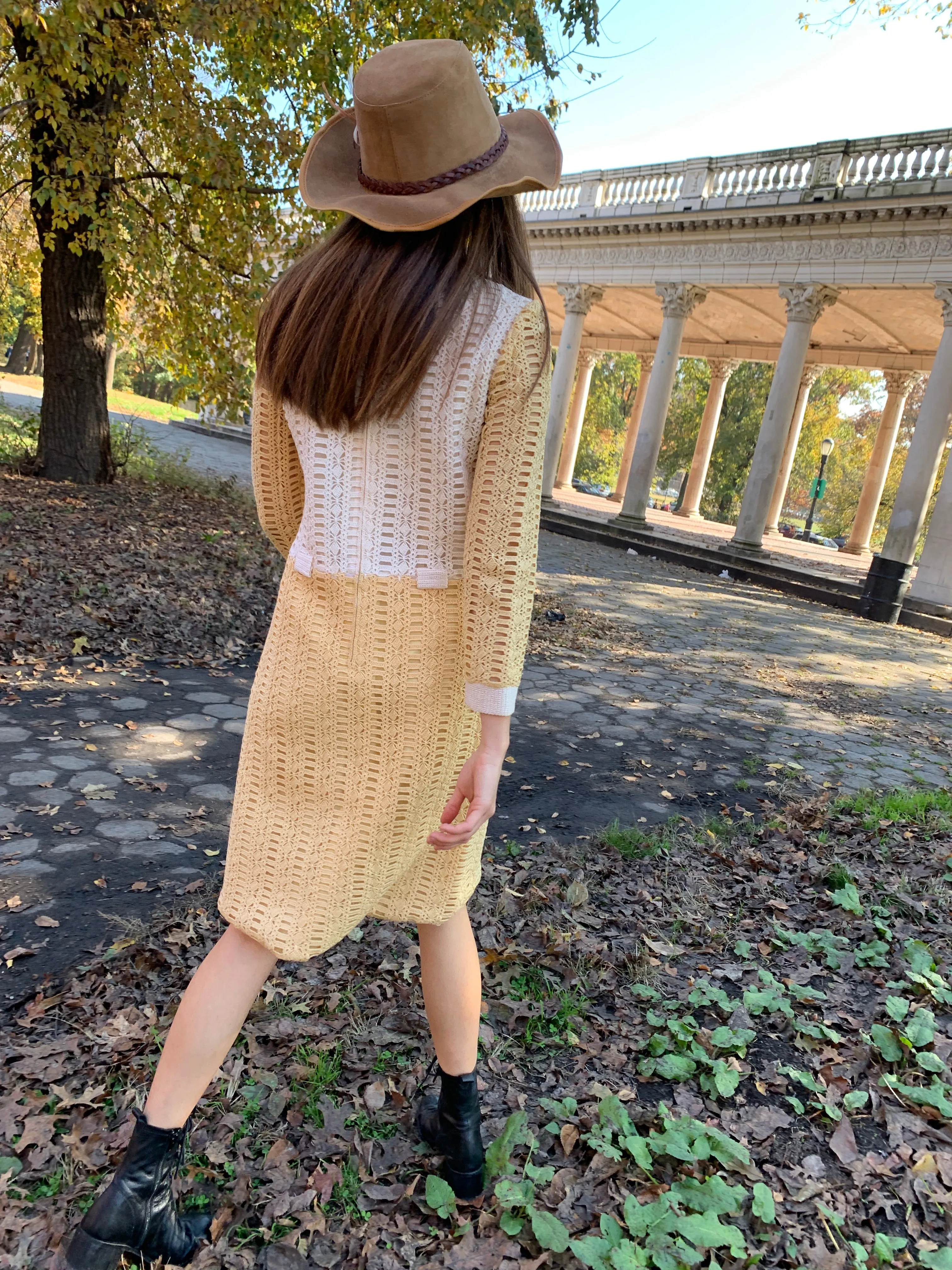Macram two tone cream sheath