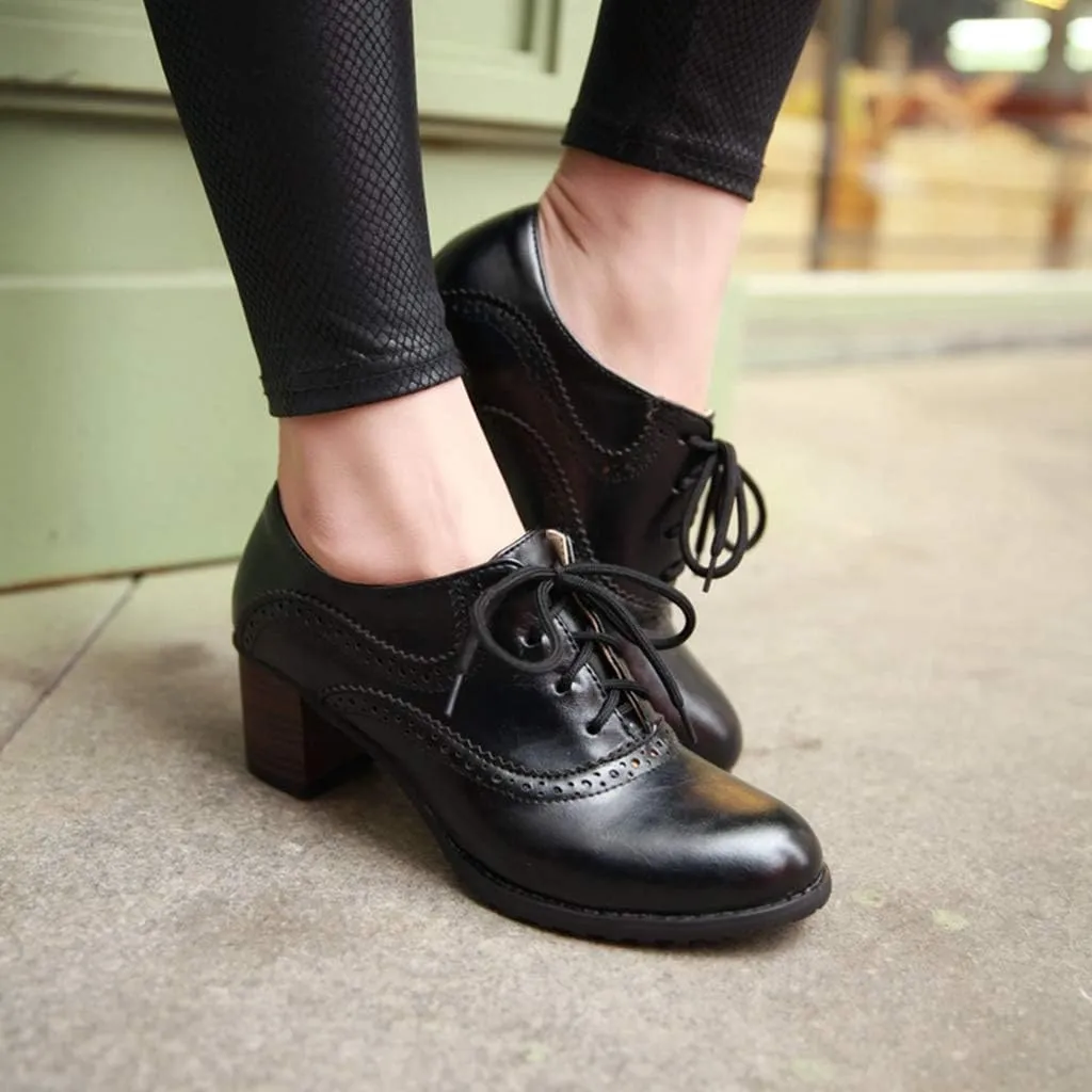 MIOKE Women's Vintage Pump Oxfords Brogues Lace Up Wingtip Perforated Chunky Mid Block Heel Dress Shoes