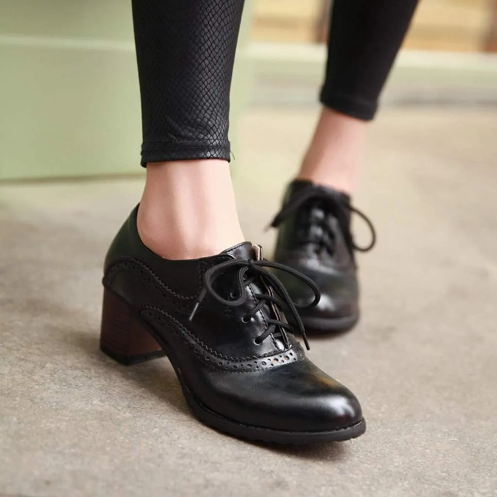 MIOKE Women's Vintage Pump Oxfords Brogues Lace Up Wingtip Perforated Chunky Mid Block Heel Dress Shoes