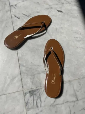 Relaxe Slippers, Round Toe